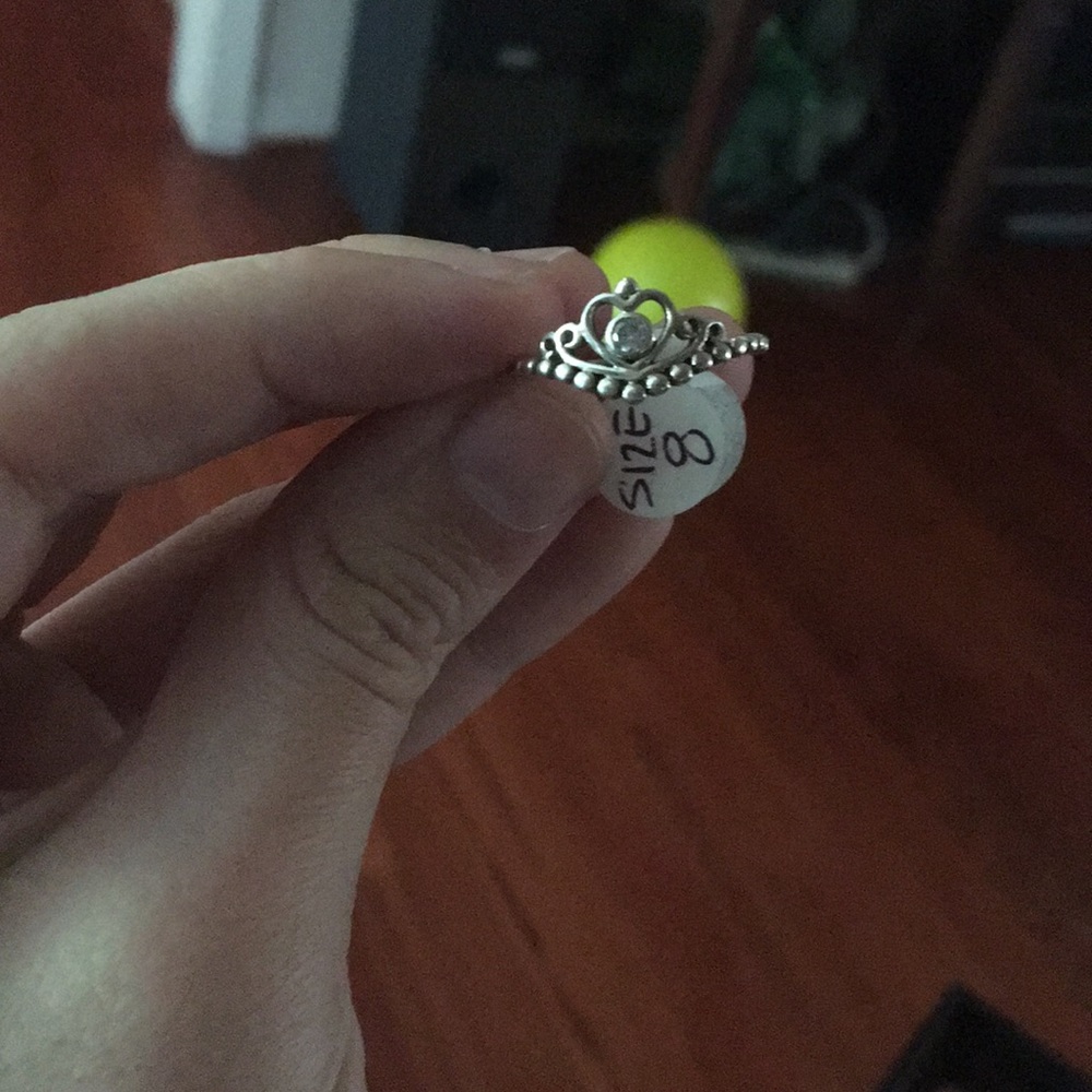 Crown ring 🌸 - Picture 2 of 2
